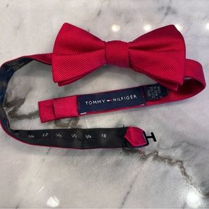 Men’s Tommy Hilfigher bow tie